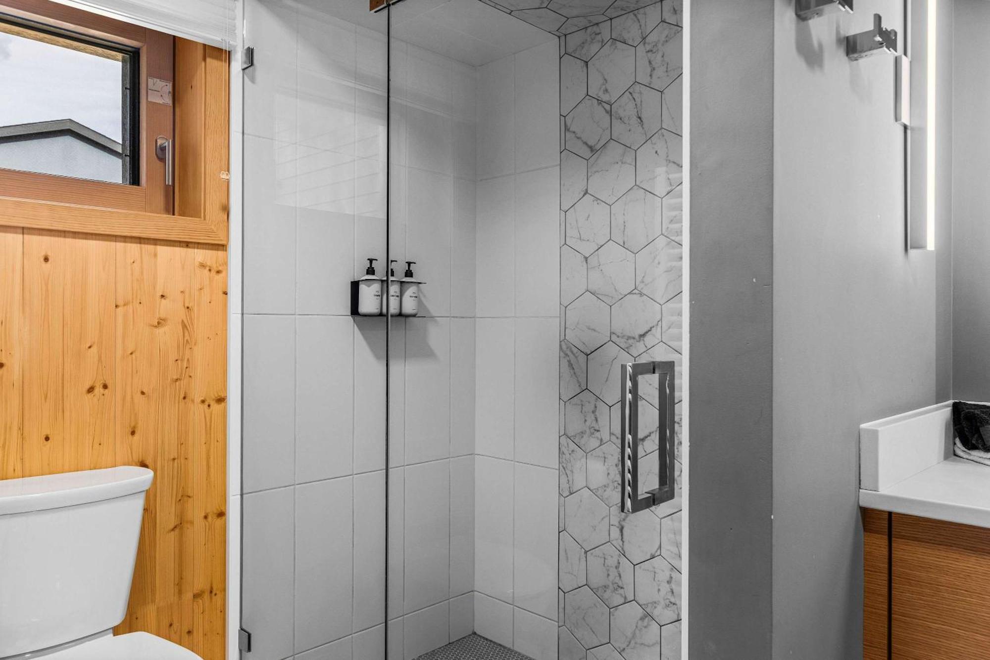 Alps #201- Leed Gold Certified Holiday home Canmore